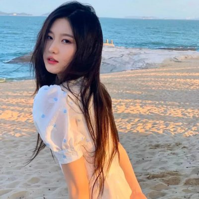 照片的她